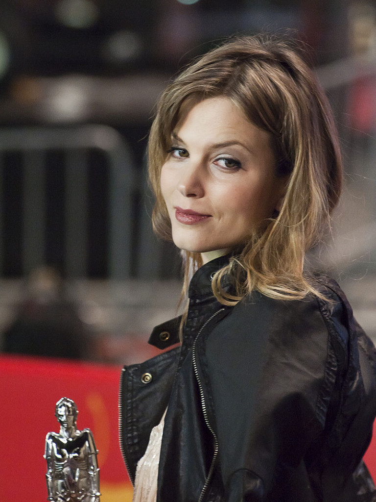 800px-sylvia_hoeks_(berlin_film_festival_2011)